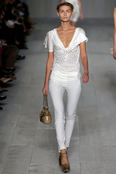 Look 25